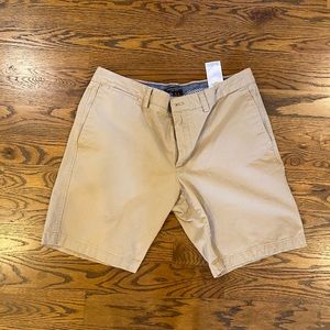 Classic banana republic khaki flat front shorts